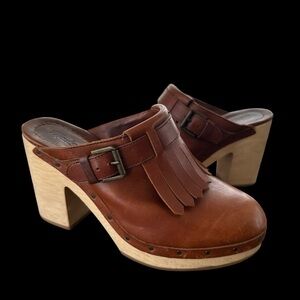 Madewell F5052 Size 7.5 Brown Leather Classic Kiltie Fringe Platform Clogs Shoes